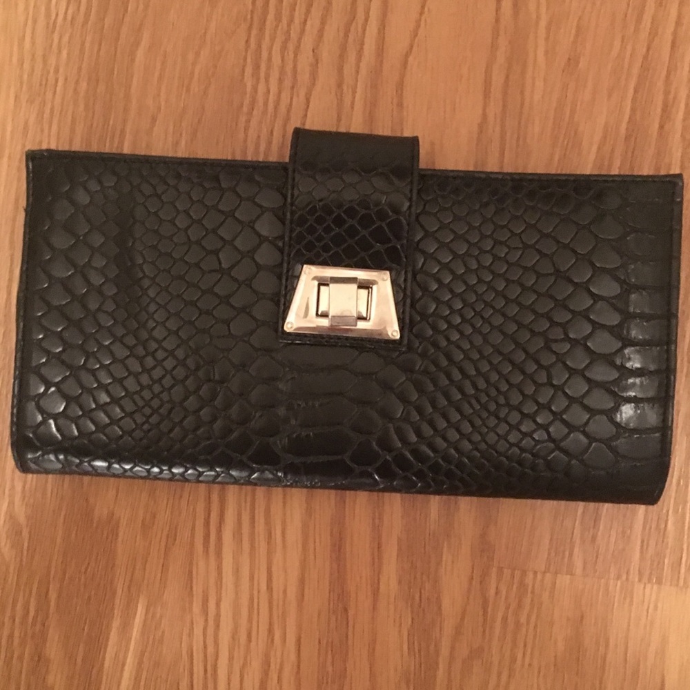 NWOT Zara Clutch